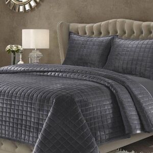 NWT Tribeca Living Florence 3-Piece Velvet Quilt Set - Gray